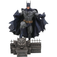 ألعاب DIAMOND SELECT معرض DC: Batman PVC Figure ، متعدد الألوان ، مقاس واحد